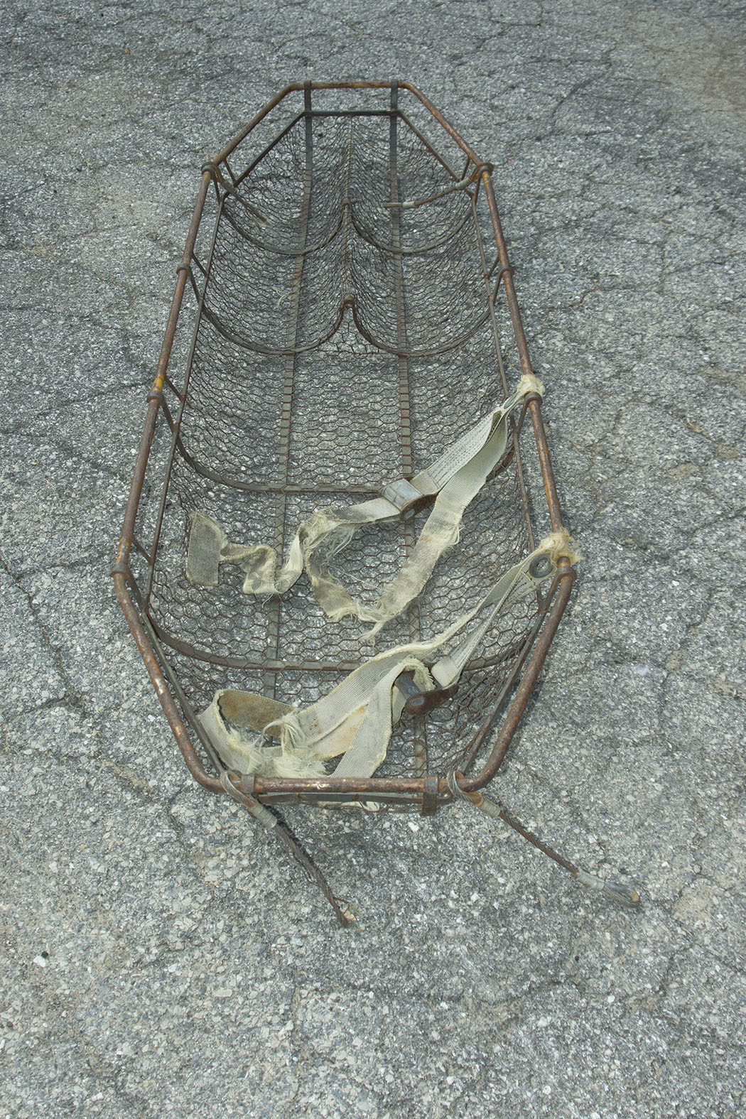 Vintage Wire Basket Stretcher