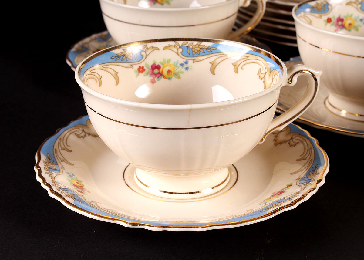 Syracuse China Collection in the Federal Shape