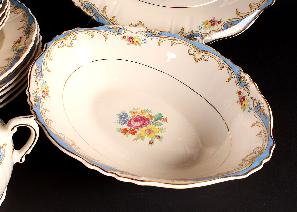 Syracuse China Collection in the Federal Shape