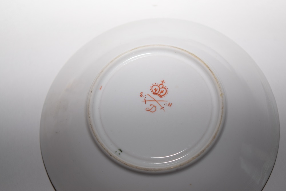 Royal Dresden Crossed Swords Porcelain Demitasse Cups and Four Saucers Imari Style ca. 1790-1810