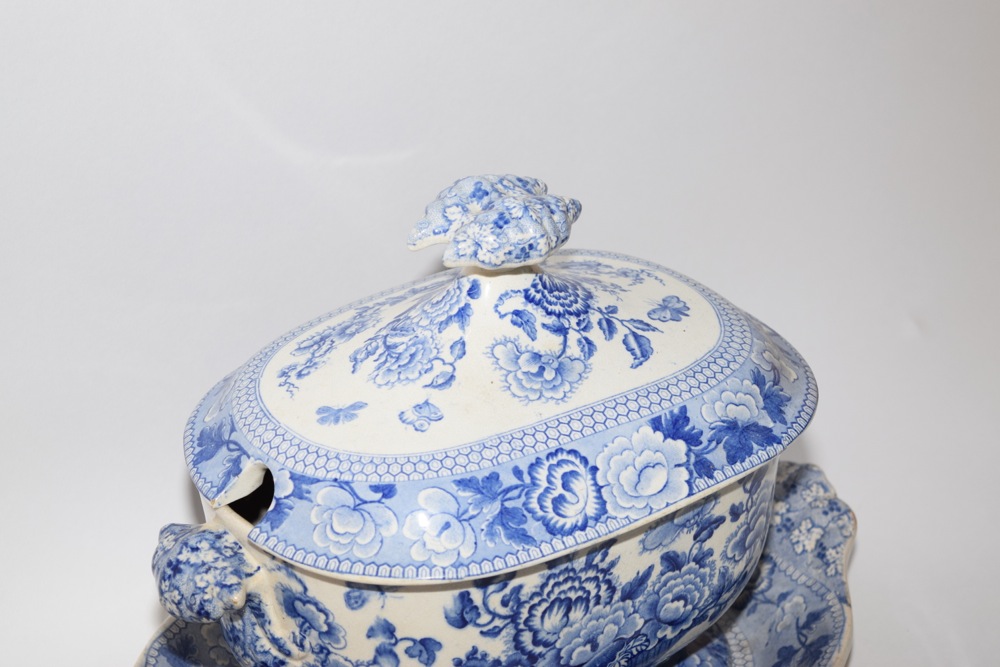 English Staffordshire Soup Tureen with Lid and Under Plate c. 1830