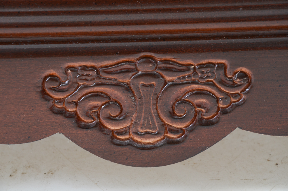 Queen Anne Style Mahogany Veneer Night Stand