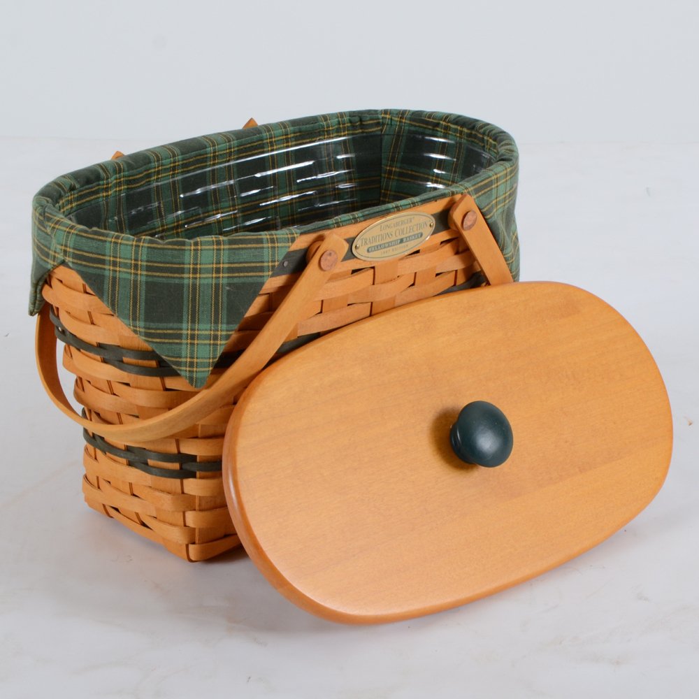 1997 Longaberger Traditions Collection Fellowship Basket in Box with Key Basket