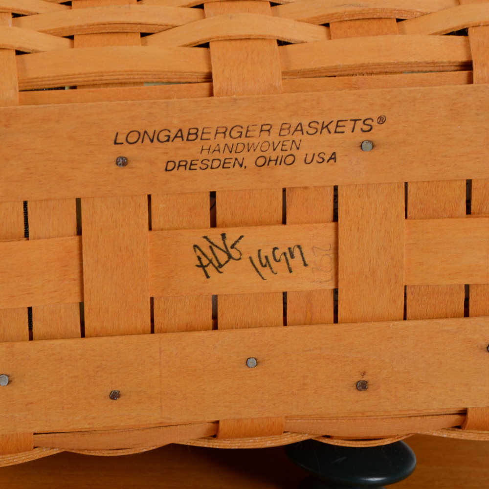1997 Longaberger Traditions Collection Fellowship Basket in Box with Key Basket