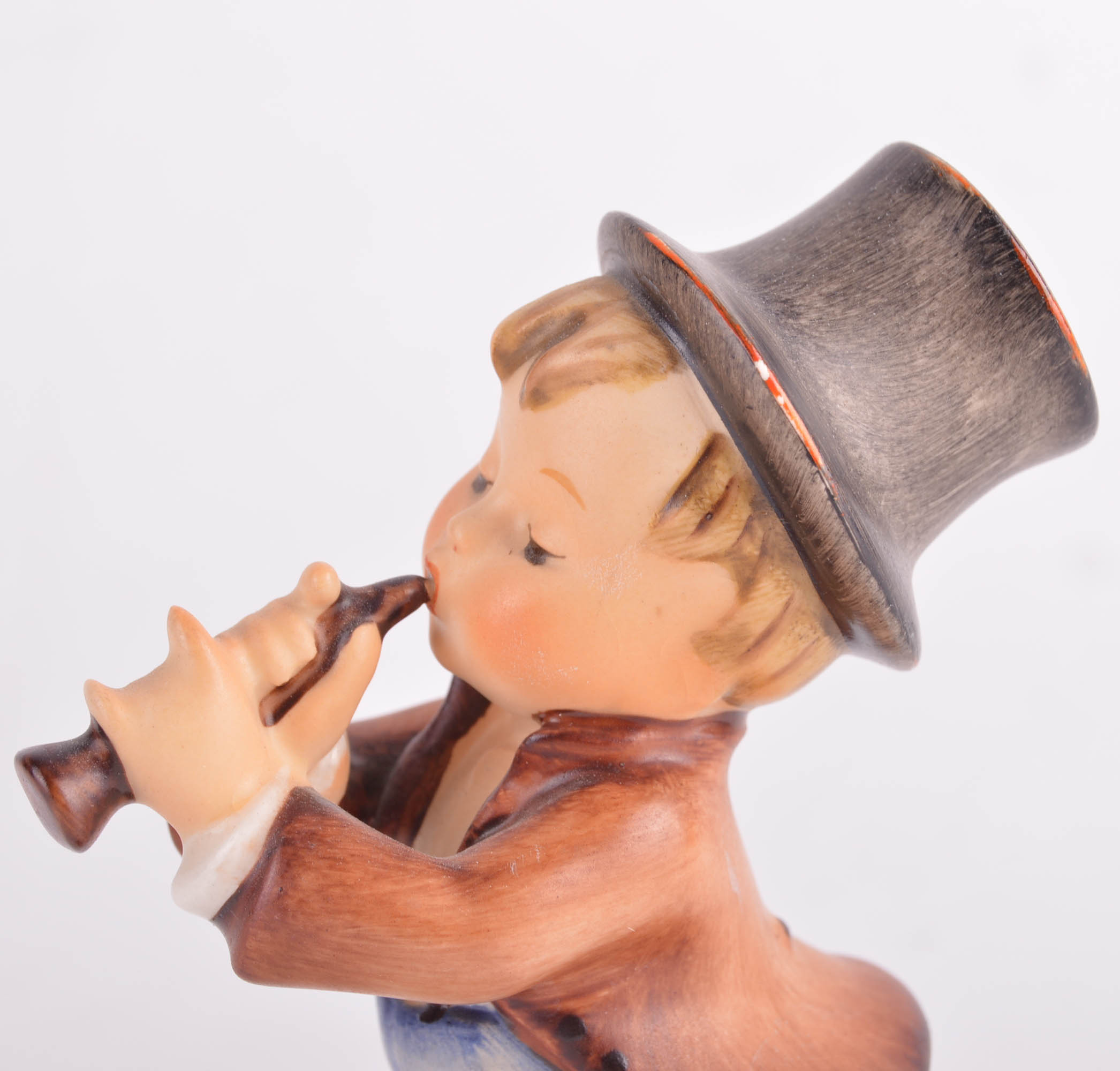 Vintage Hummel "Serenade" Figurine #85