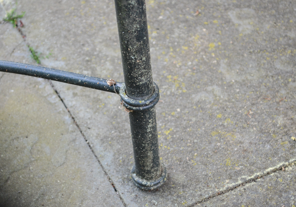 Brown Jordan "Florentine" Collection Oval Glass Top Patio Dining Table