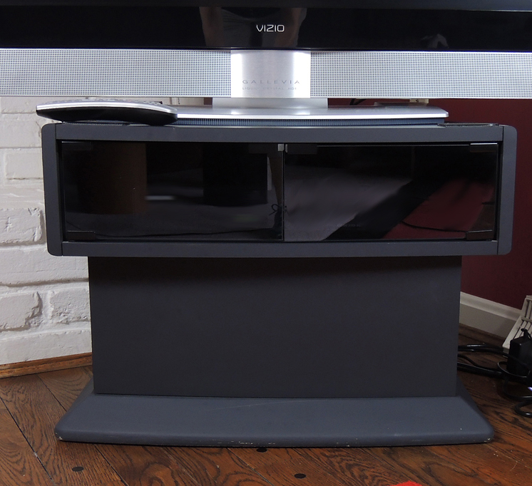 Vizio Gallevia Liquid Crystal HDTV With Mitsubishi Stand