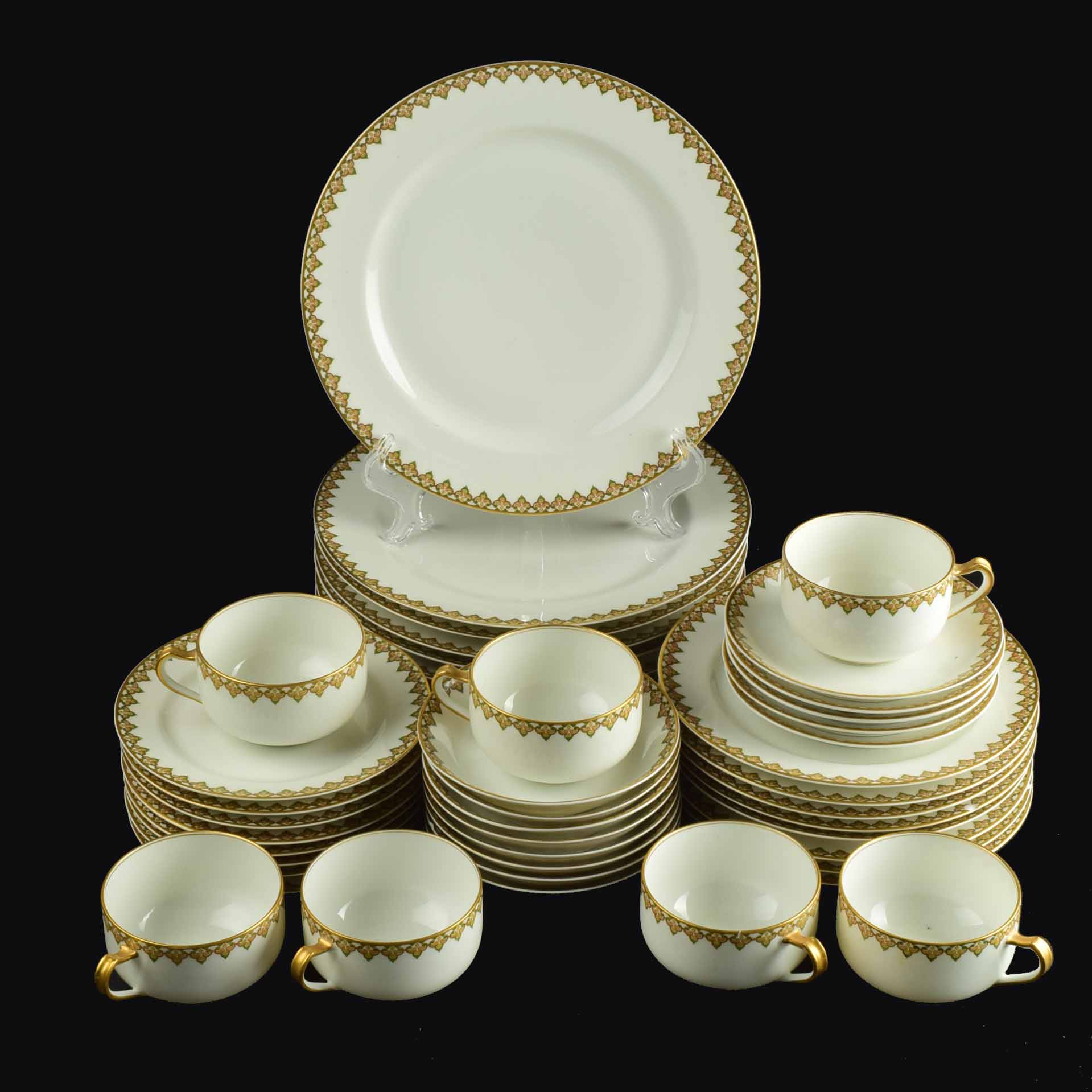 Set of Eight Haviland Limoges Place Settings