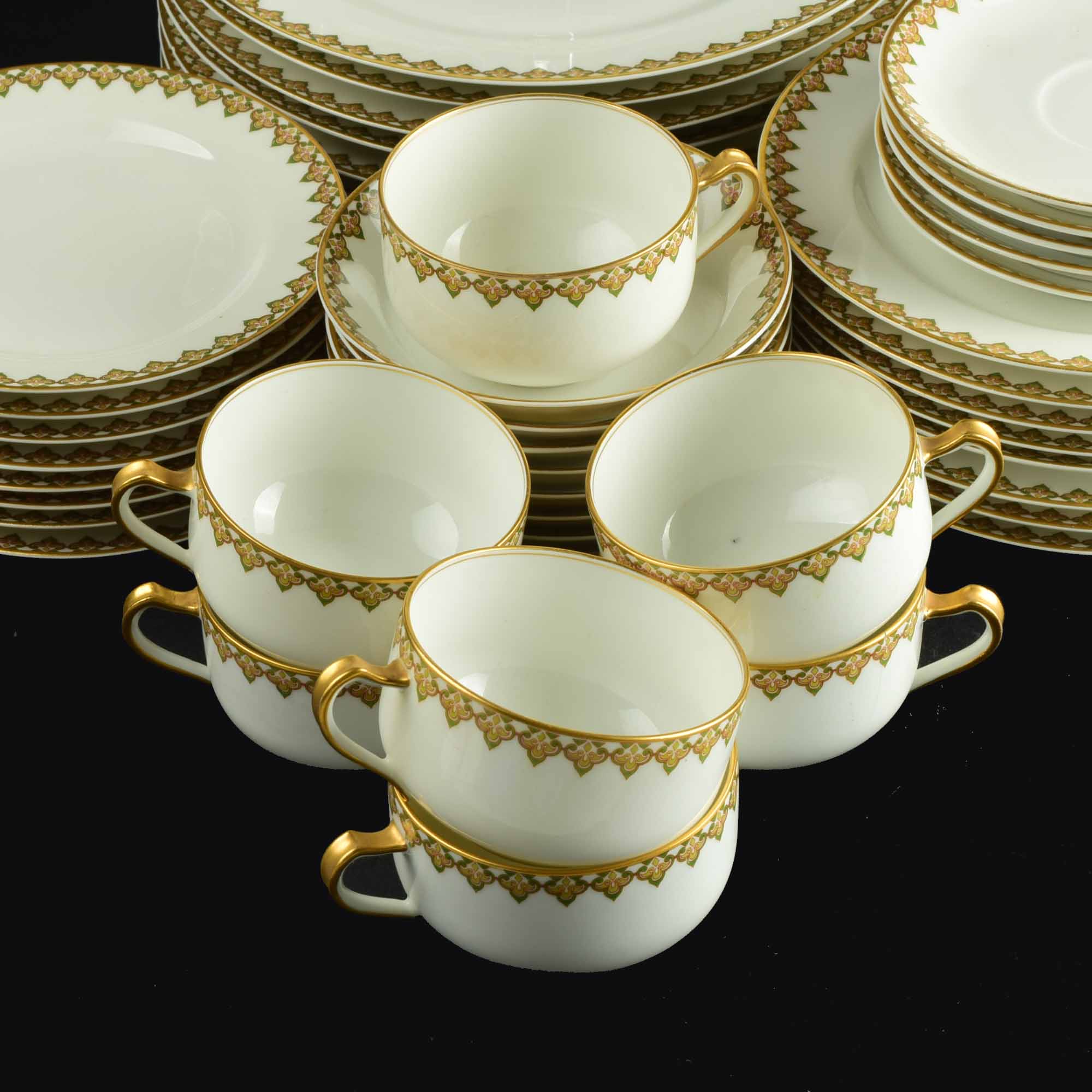 Set of Eight Haviland Limoges Place Settings