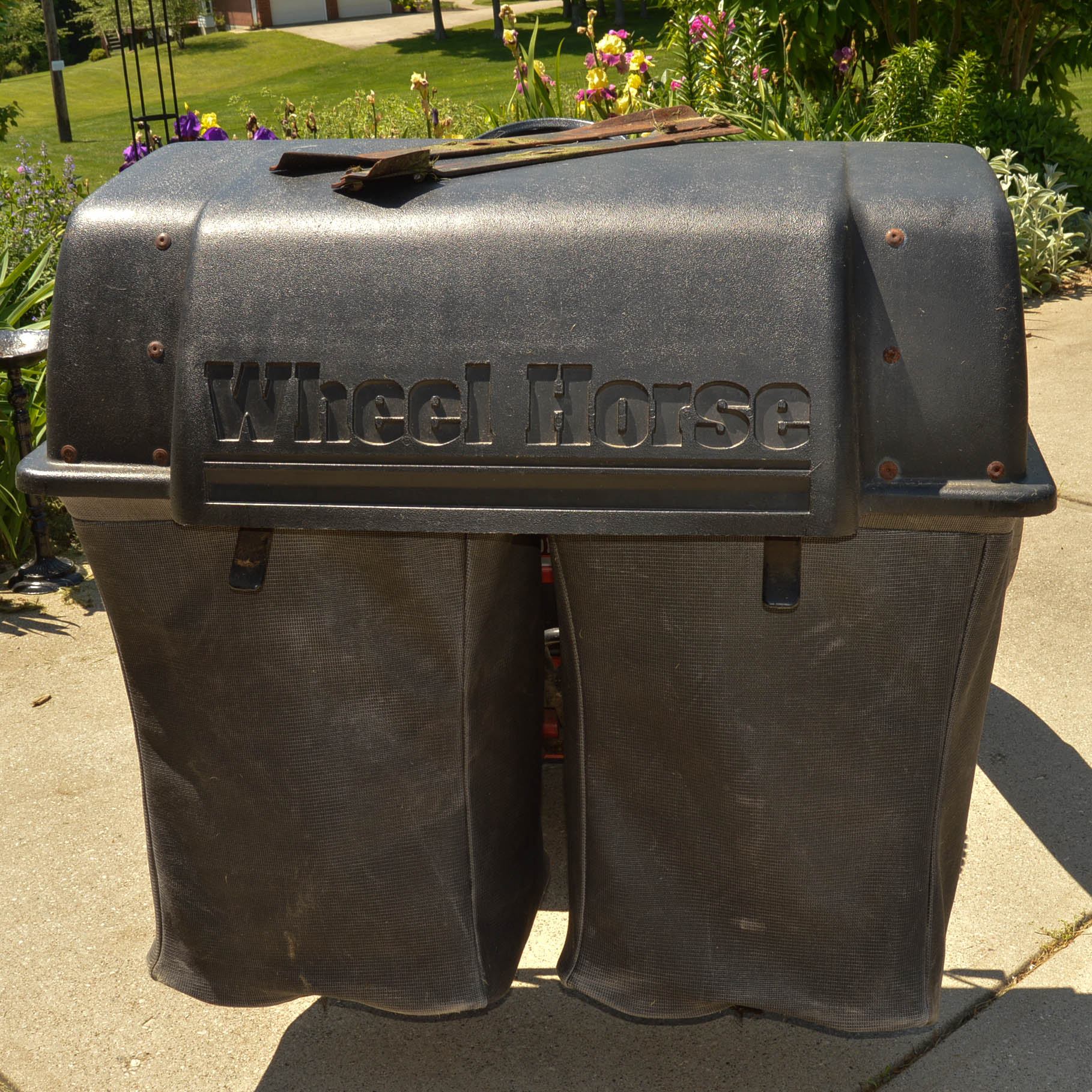 1989 Wheel Horse 312-8 Lawn Tractor