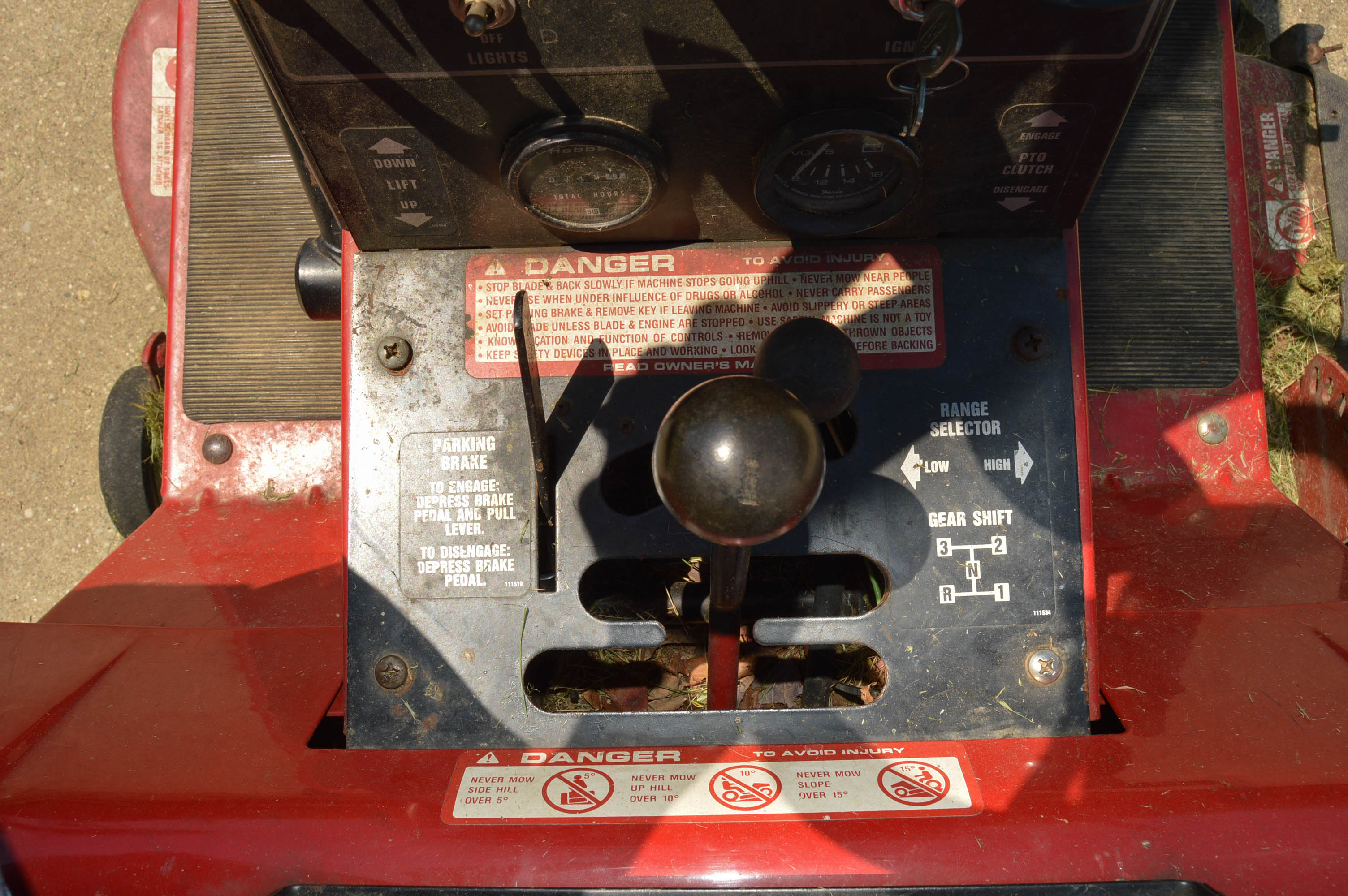 1989 Wheel Horse 312-8 Lawn Tractor