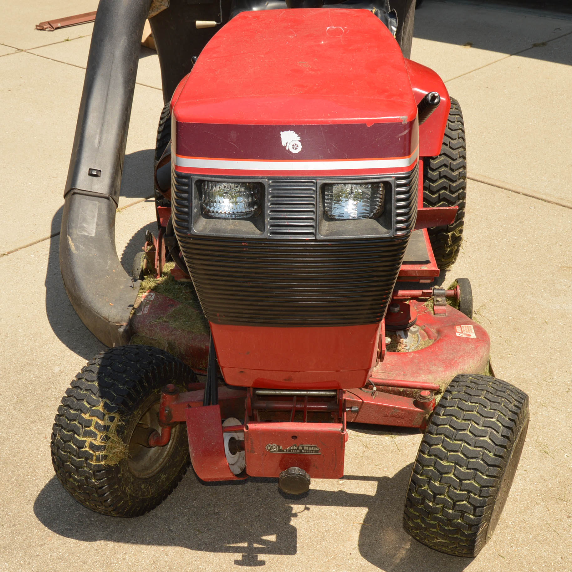 1989 Wheel Horse 312-8 Lawn Tractor