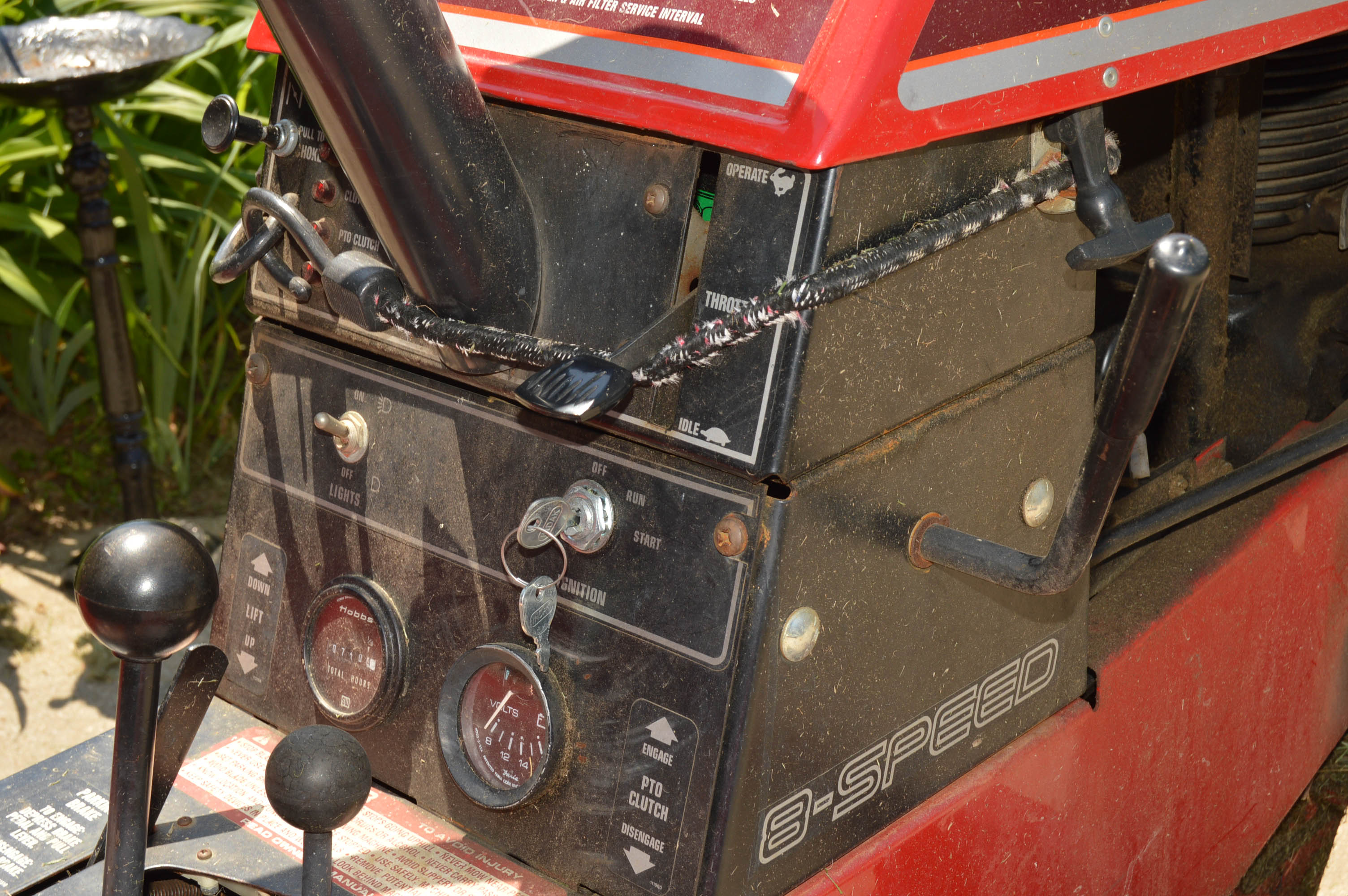 1989 Wheel Horse 312-8 Lawn Tractor