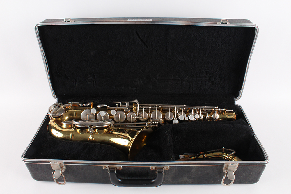 Selmer Company Bundy II Alto Saxophone with Stands