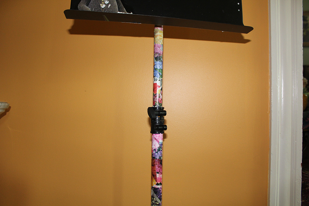 Selmer Company Bundy II Alto Saxophone with Stands