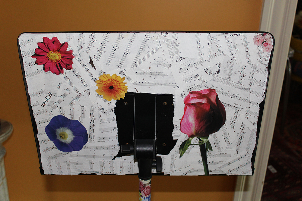 Selmer Company Bundy II Alto Saxophone with Stands