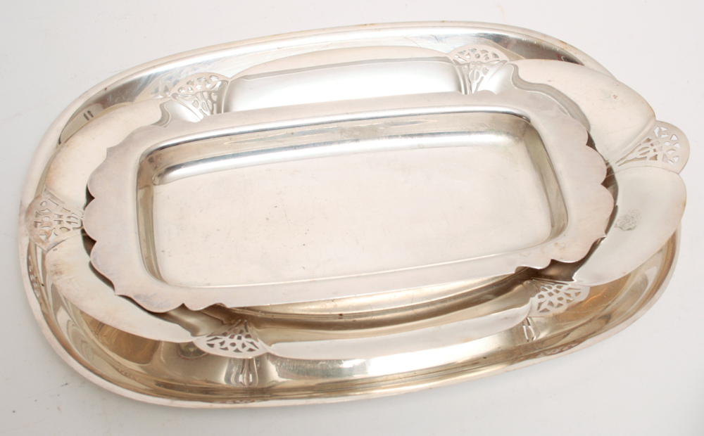 Collection of Paul Revere Silver Plate Bowls and Trays