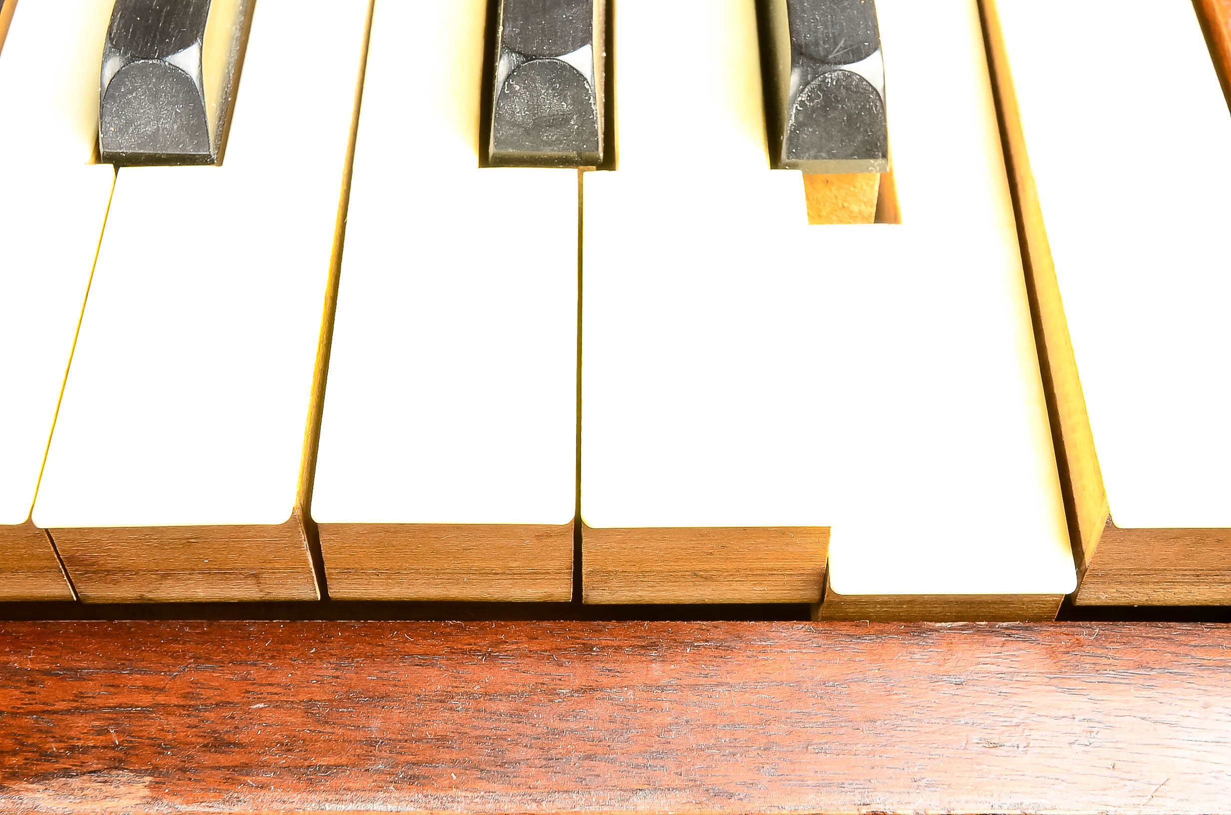 Antique Melodeon Parlour Organ