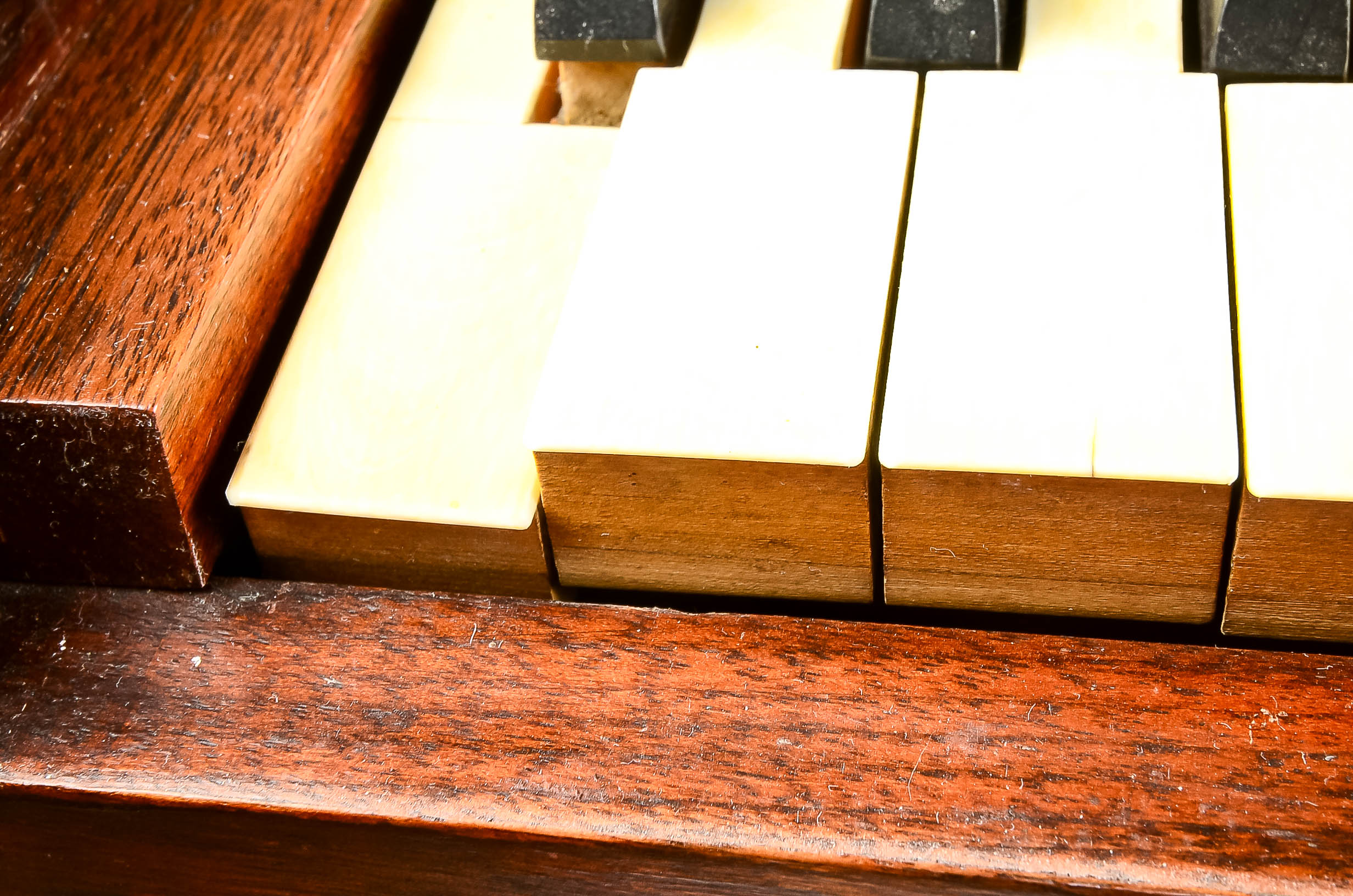 Antique Melodeon Parlour Organ