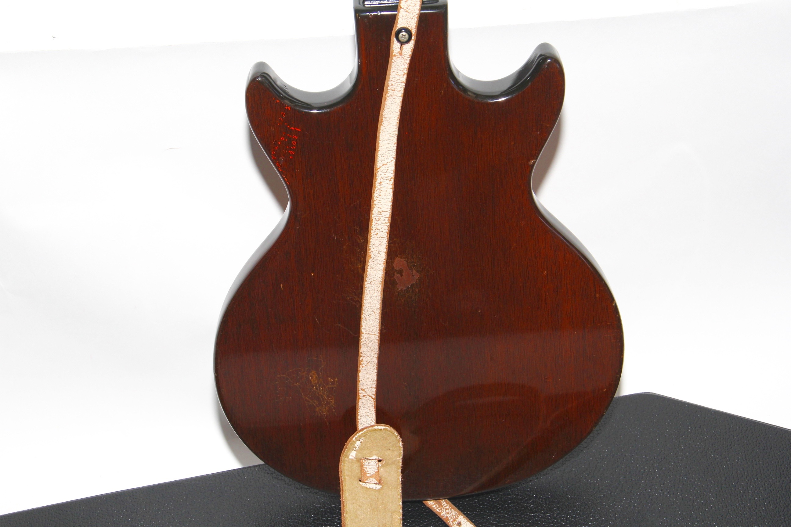 1960s Gibson Melody Maker Electric Guitar in Coffin Case w/ Strap