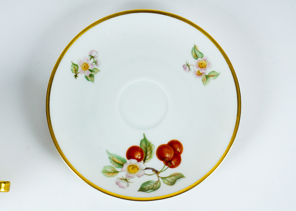 Old Nuremberg Bavarian China Plate Set