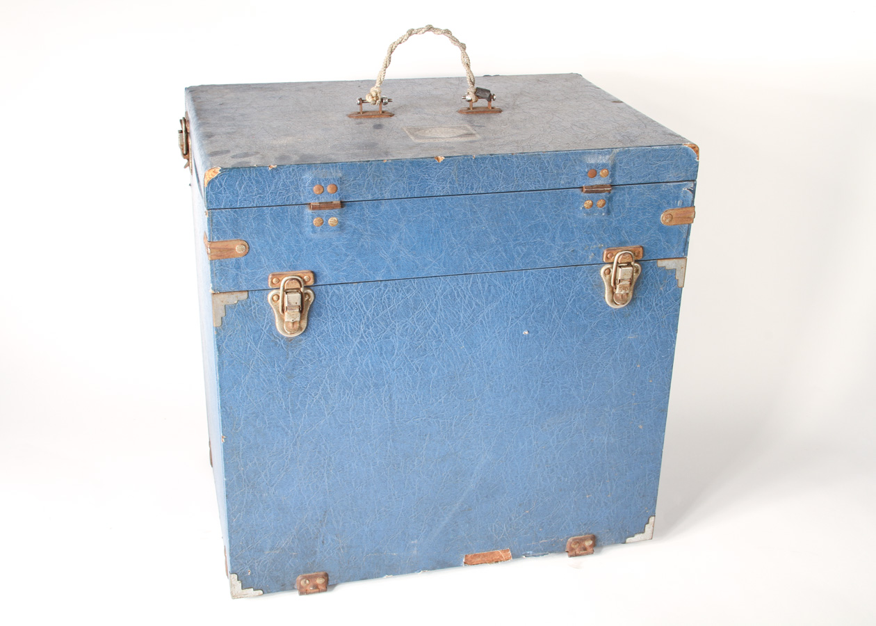 Electrical Tube Carrying Box With Tubes and Socket