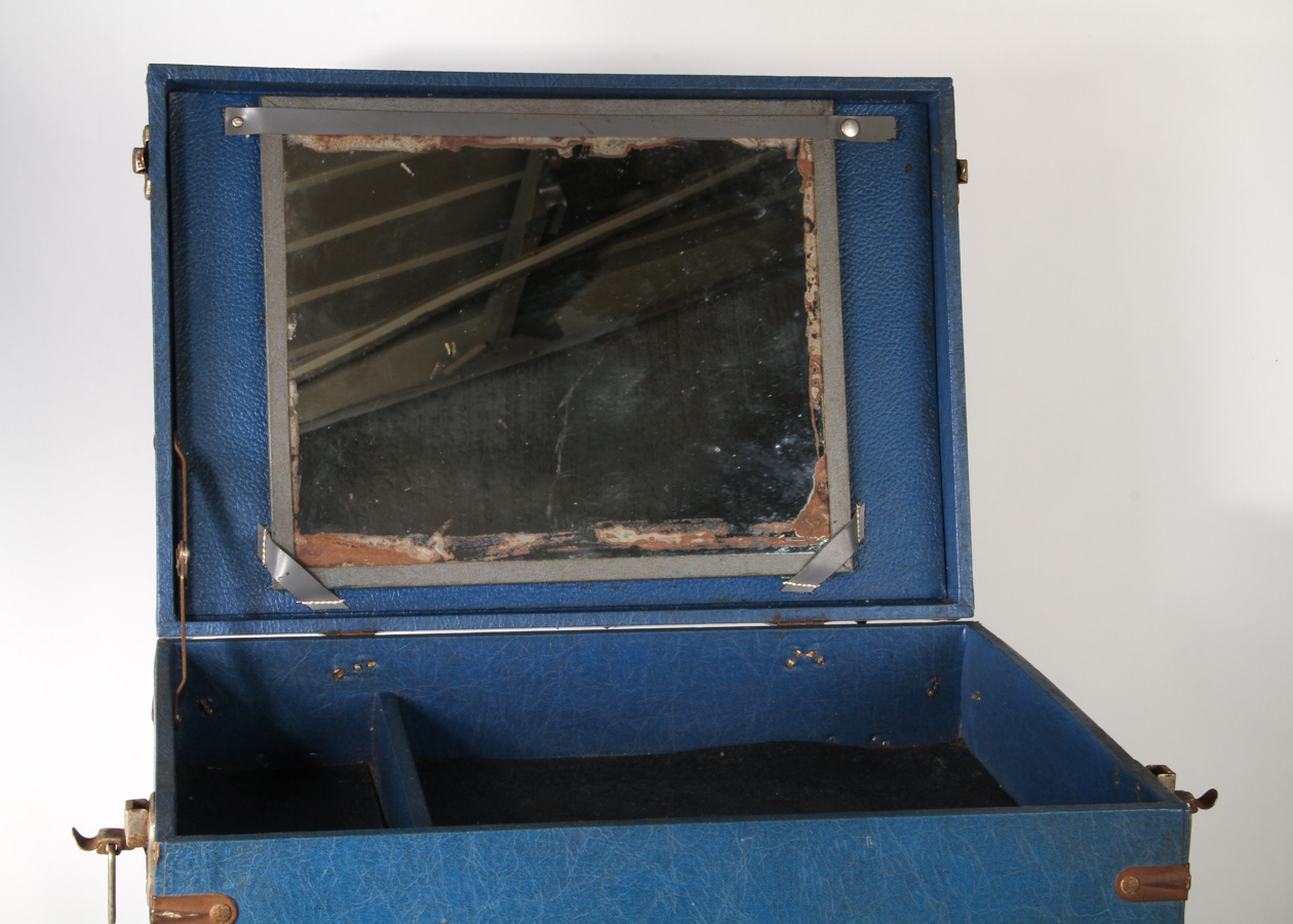 Electrical Tube Carrying Box With Tubes and Socket