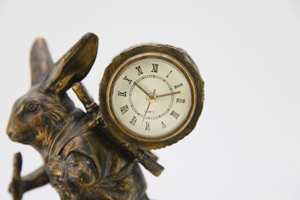 Noontidings Rabbit Clock