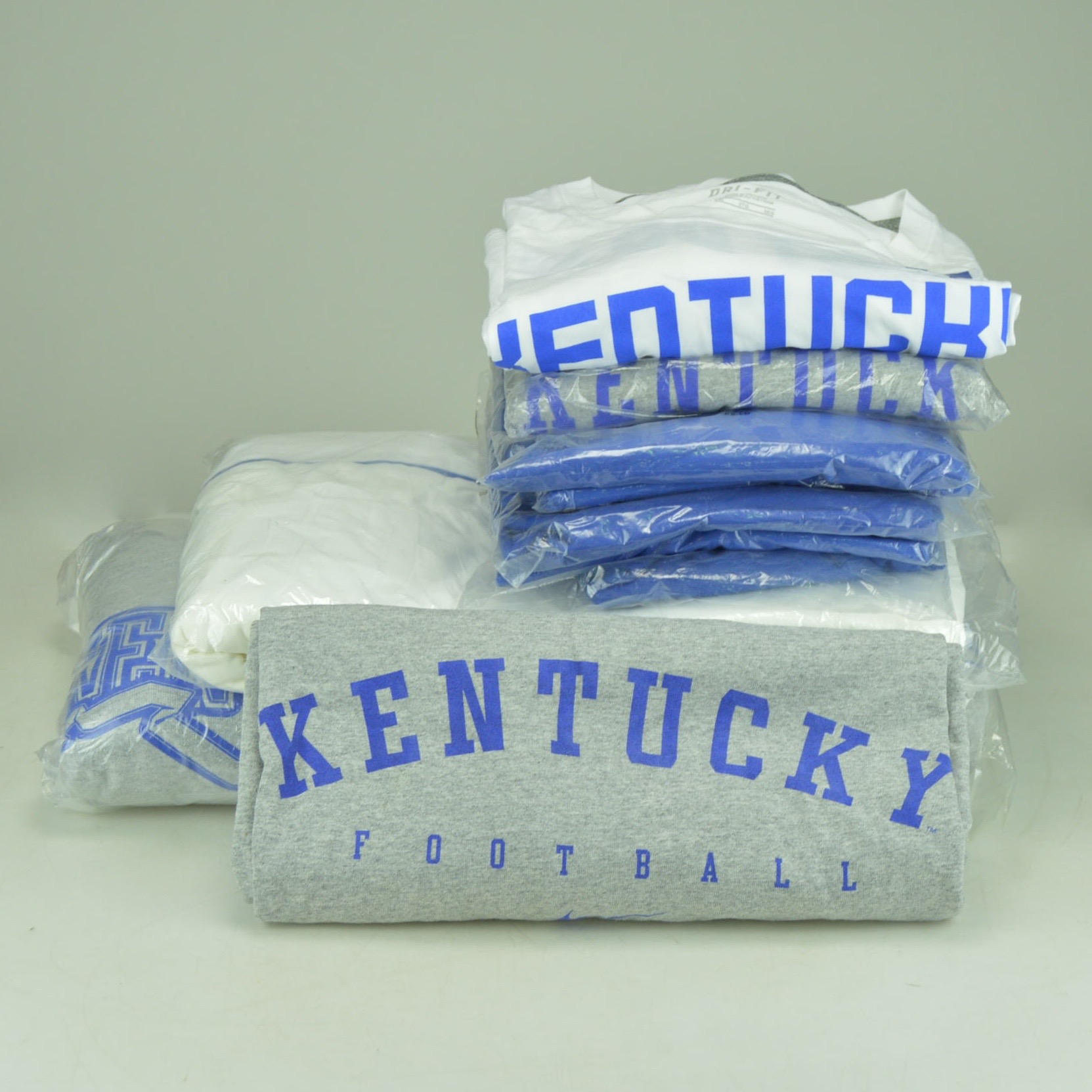 Collection of Men's XXXL University of Kentucky Apparel
