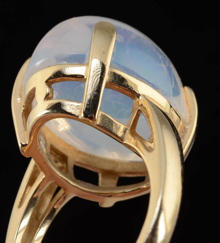 14K Yellow Gold Contra Luz Opal Ring