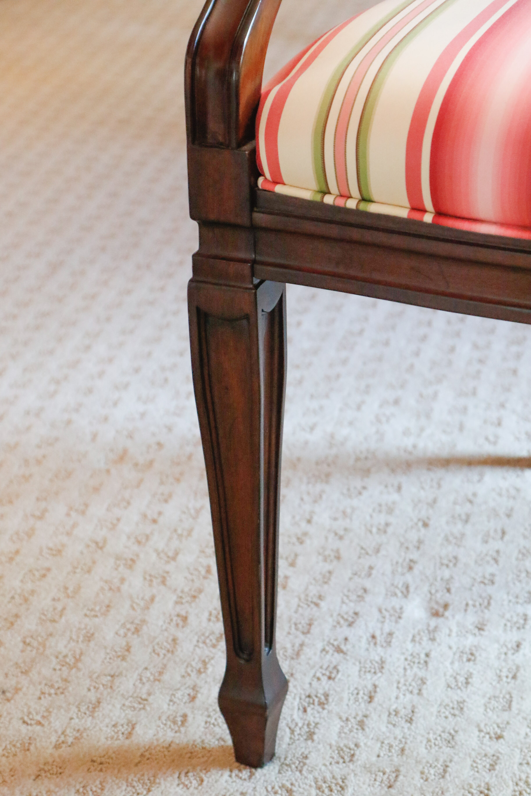 Drexel Heritage Mahogany Double Pedestal Dining Table and Chairs