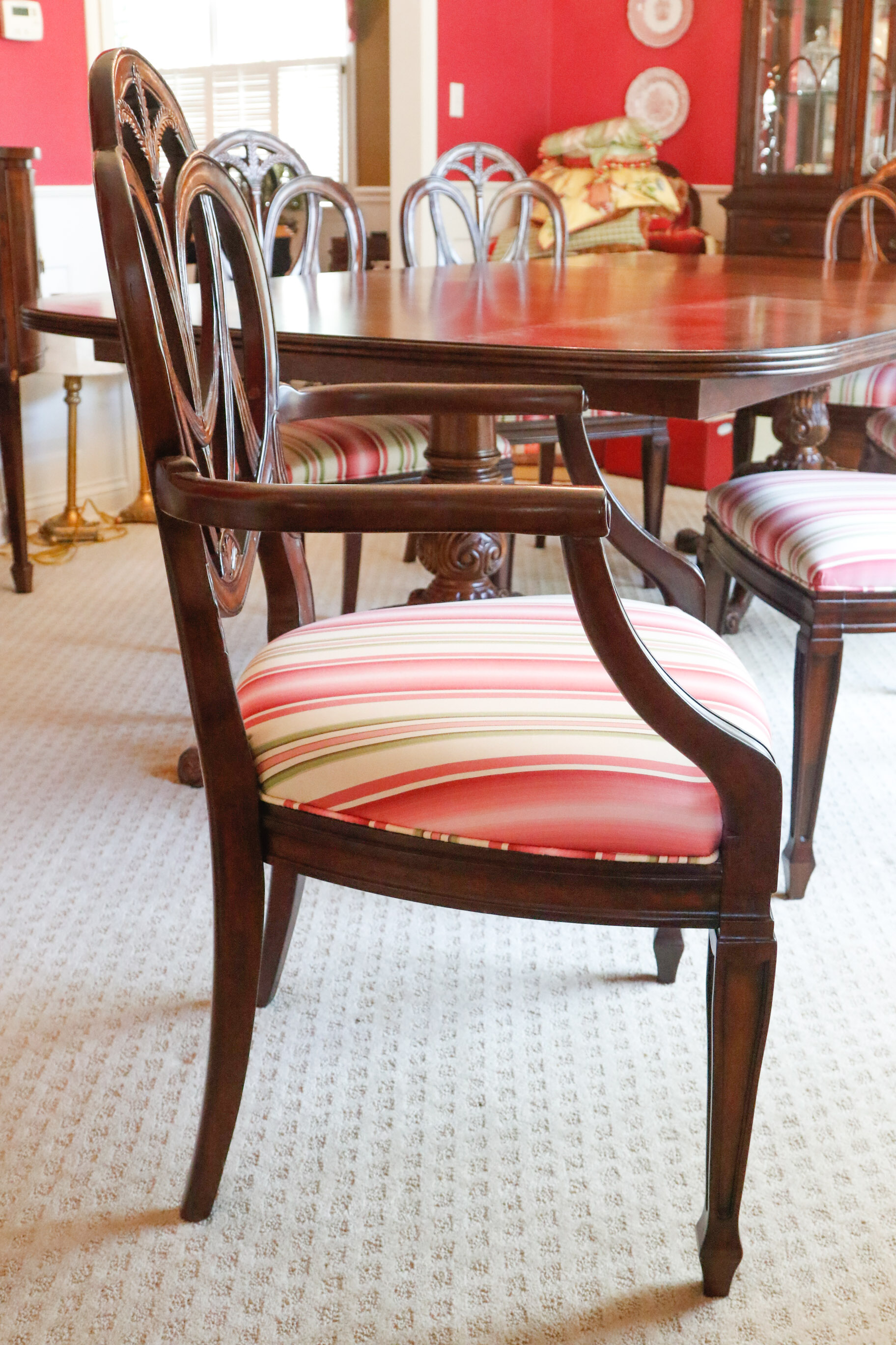Drexel Heritage Mahogany Double Pedestal Dining Table and Chairs