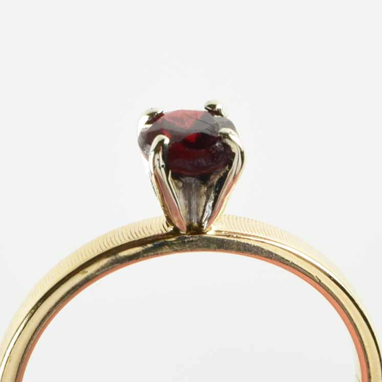 Woman's 14K Gold Garnet Ring