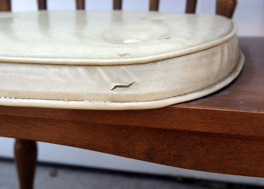 Vintage Gossip Bench