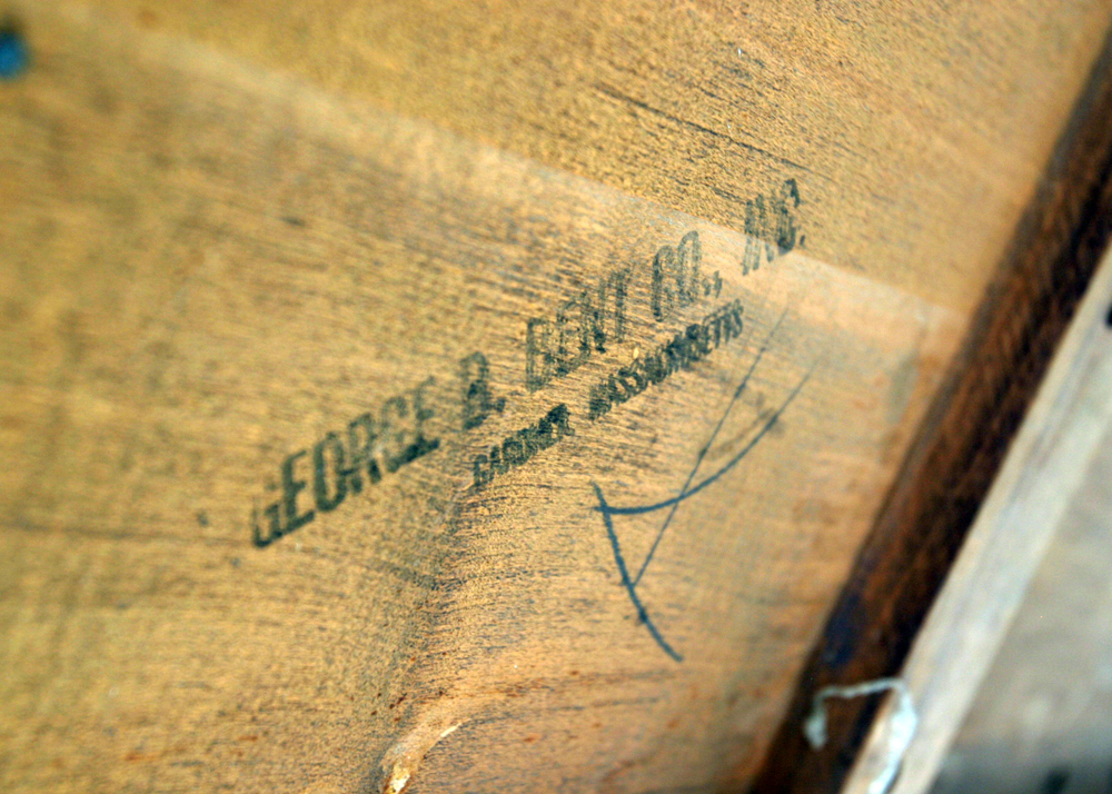 Vintage Gossip Bench