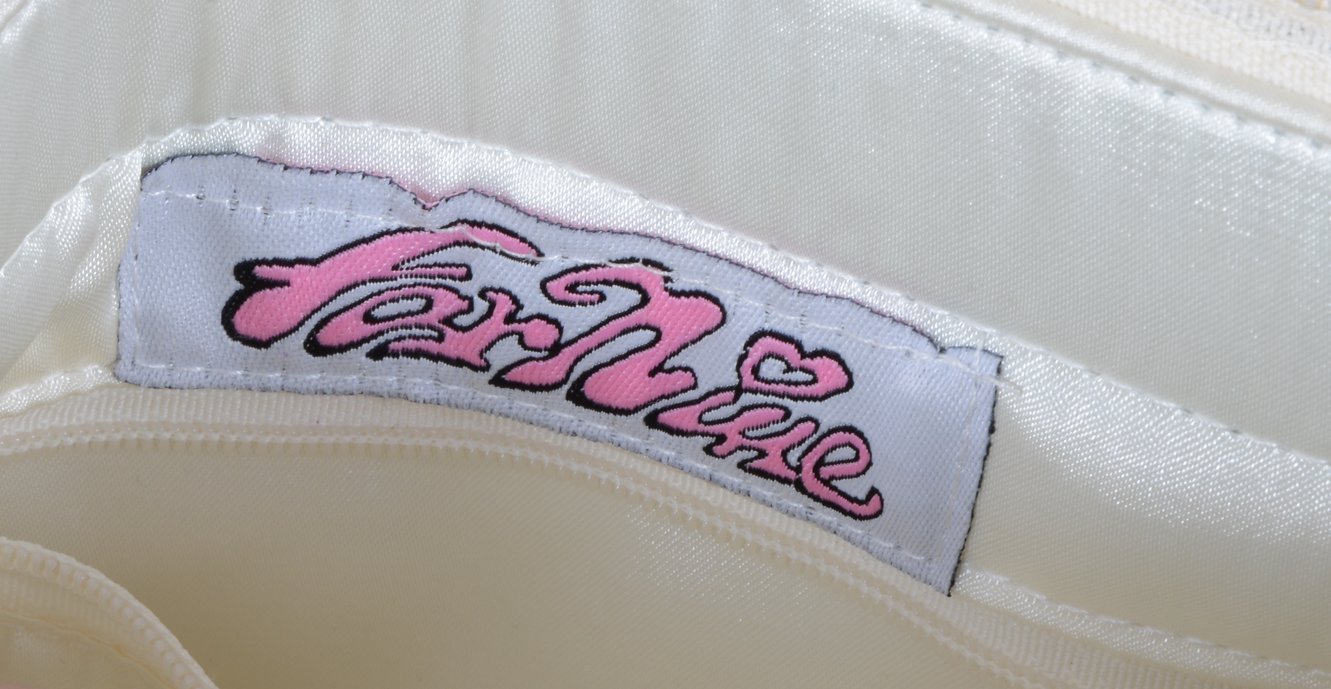 Far Nine Beaded Purse