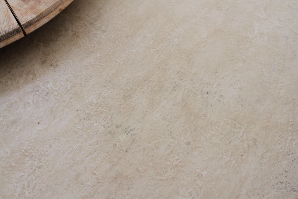 Fine Wooden Pedestal Table