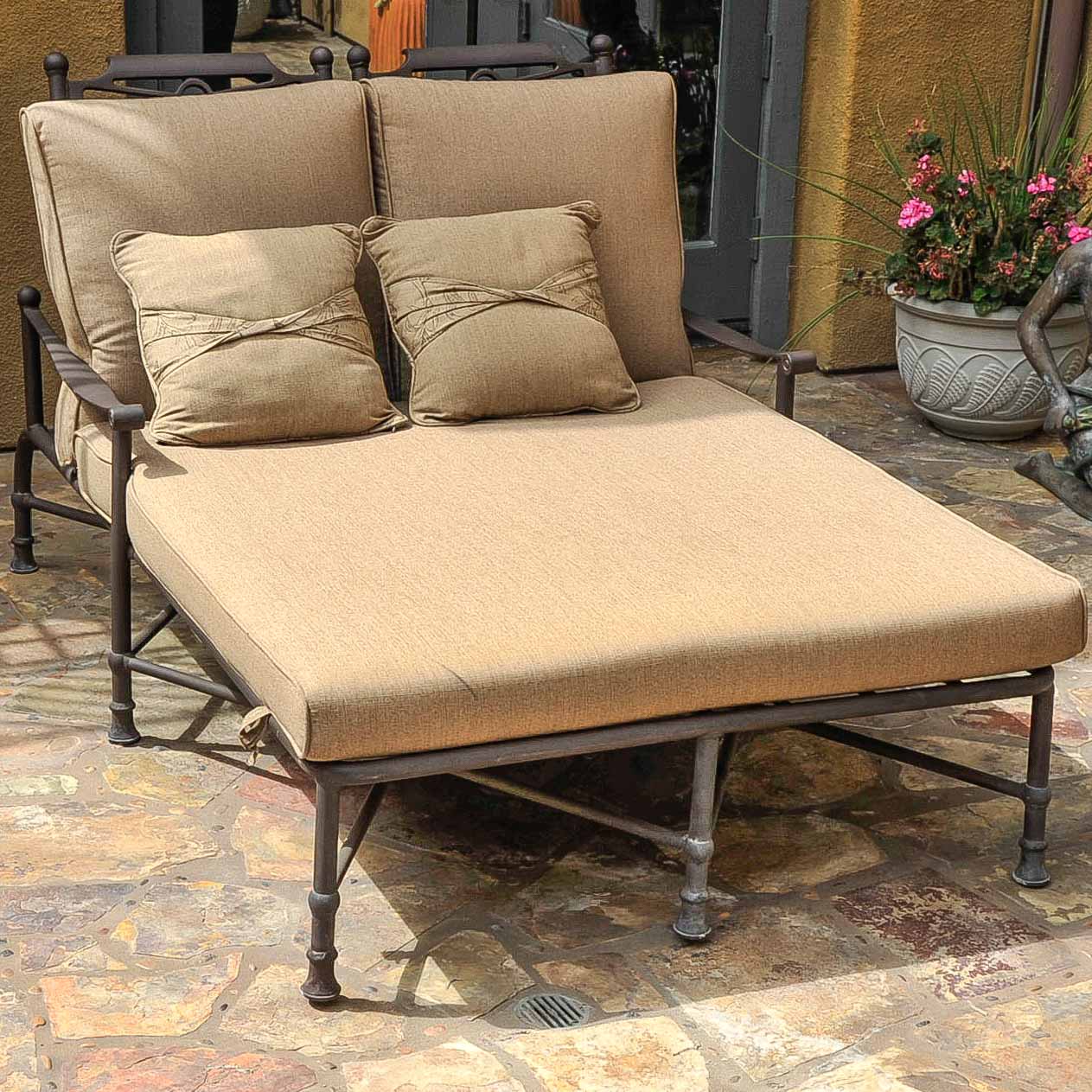 Iron Frame Double Chaise Lounge