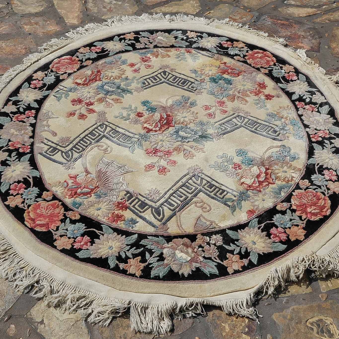 Machine-Made Asian-Inspired Area Rug