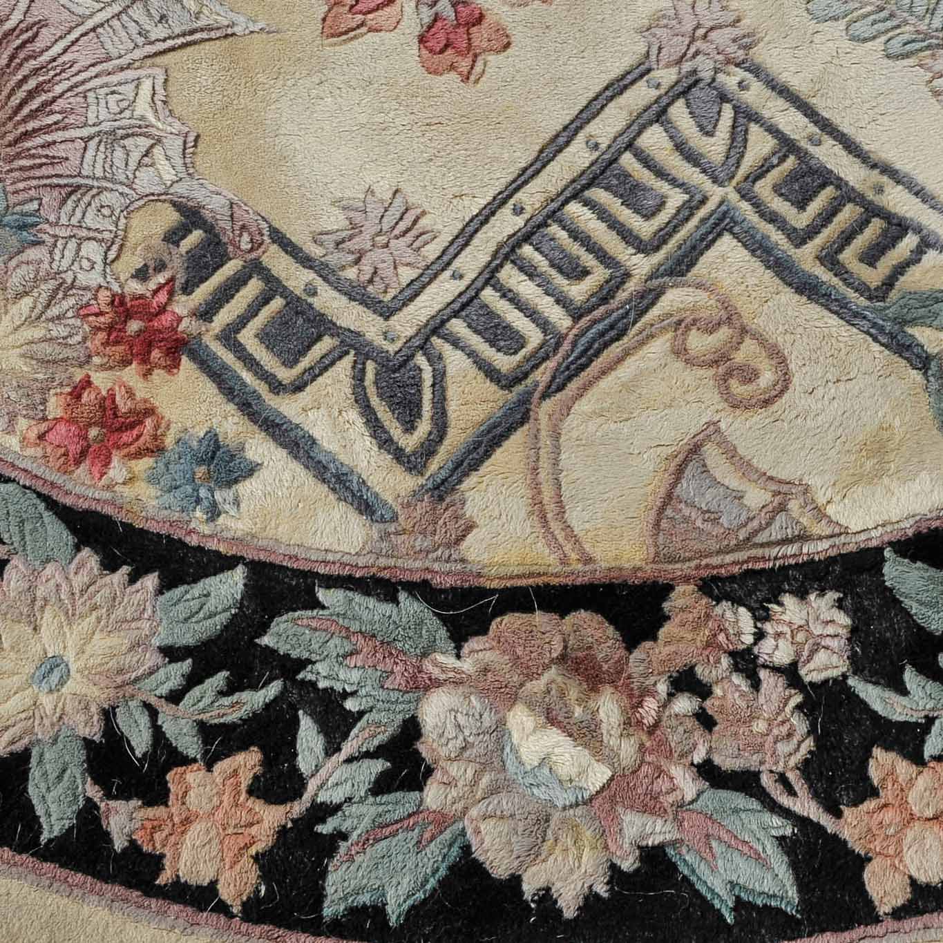 Machine-Made Asian-Inspired Area Rug