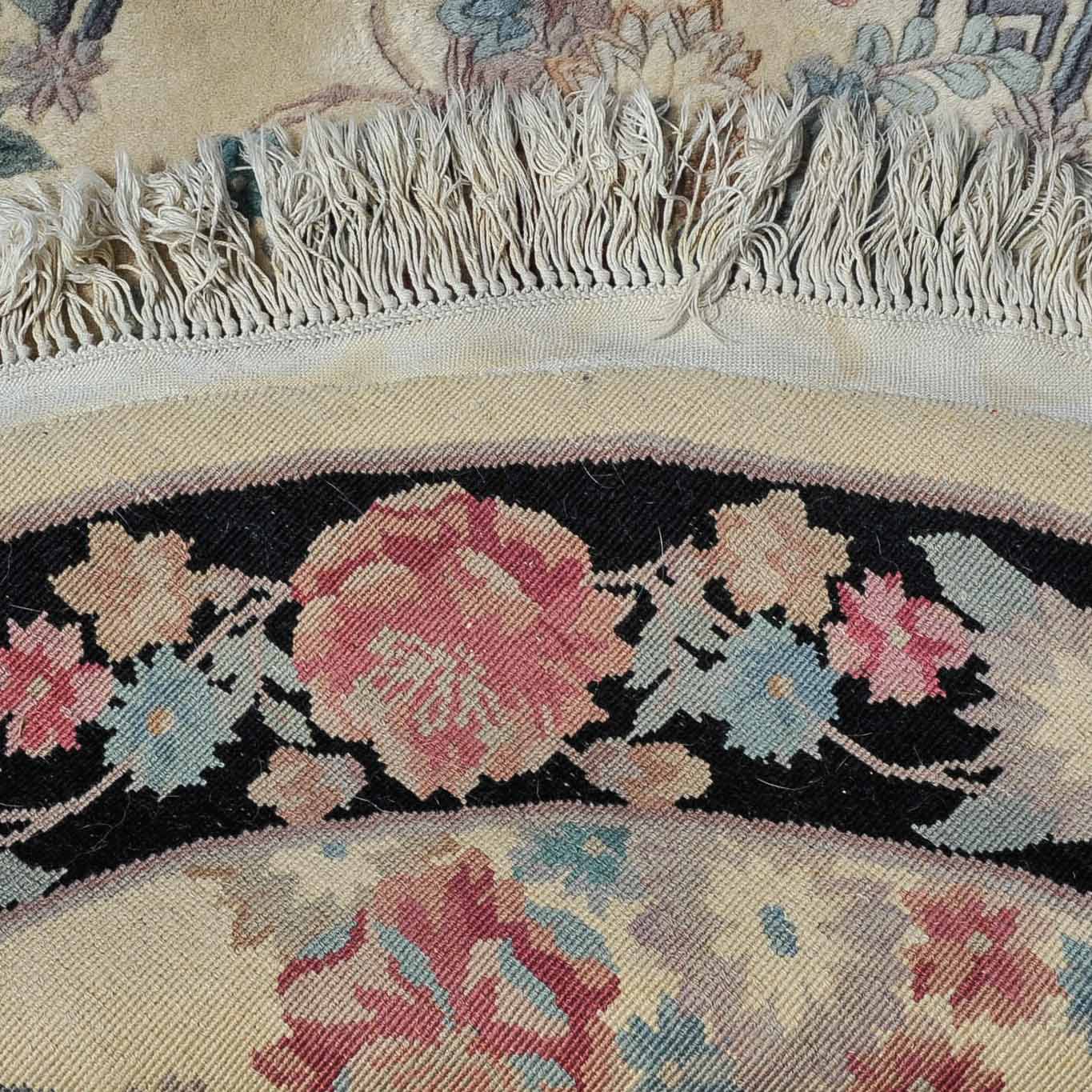 Machine-Made Asian-Inspired Area Rug