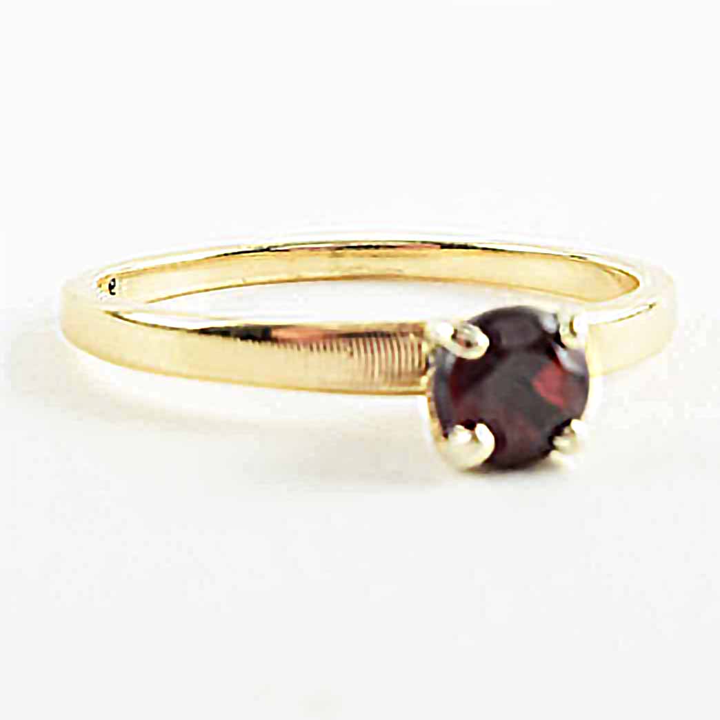 Woman's 14K Gold Garnet Ring