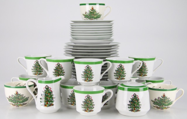 Yule Tide Holiday Dishware Set