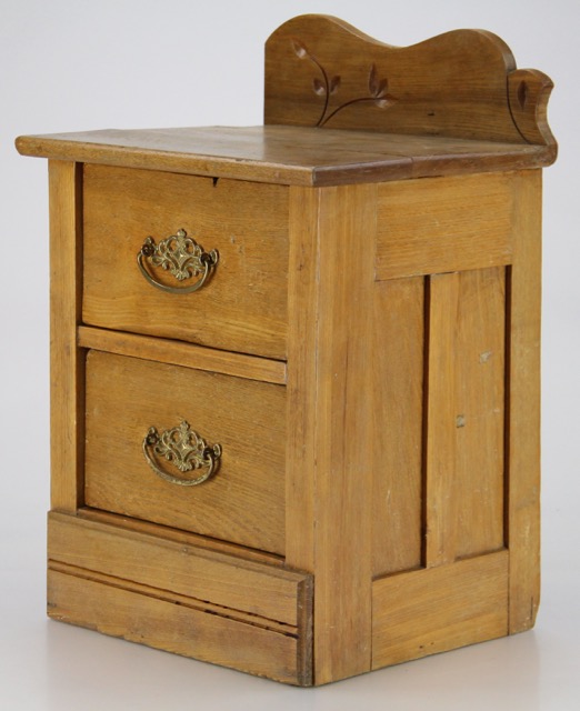 Small Oak Cabinet with Drawers