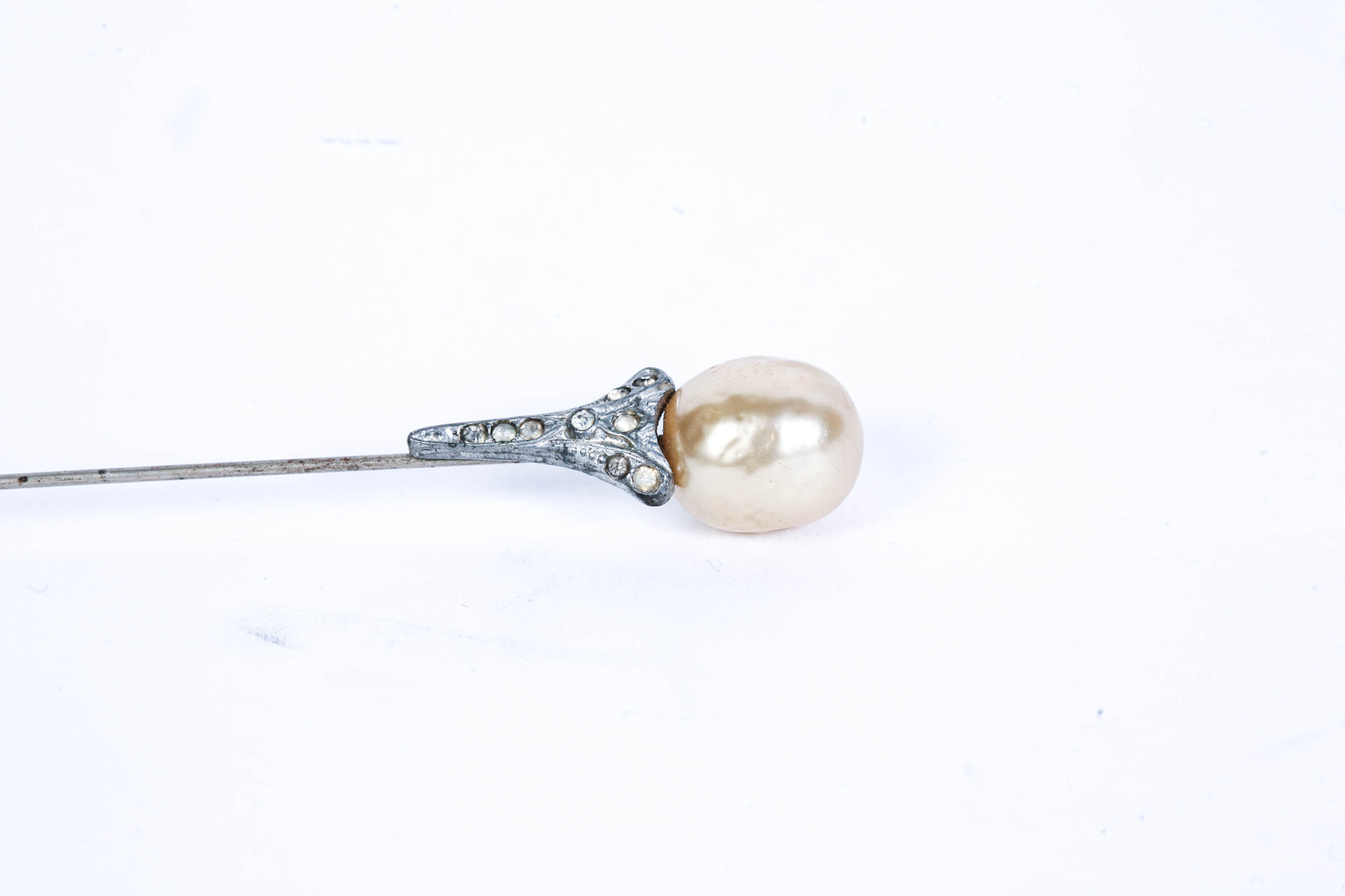 1890 - 1910 Edwardian Blister Mabe Pearl Jabot Stick Pin