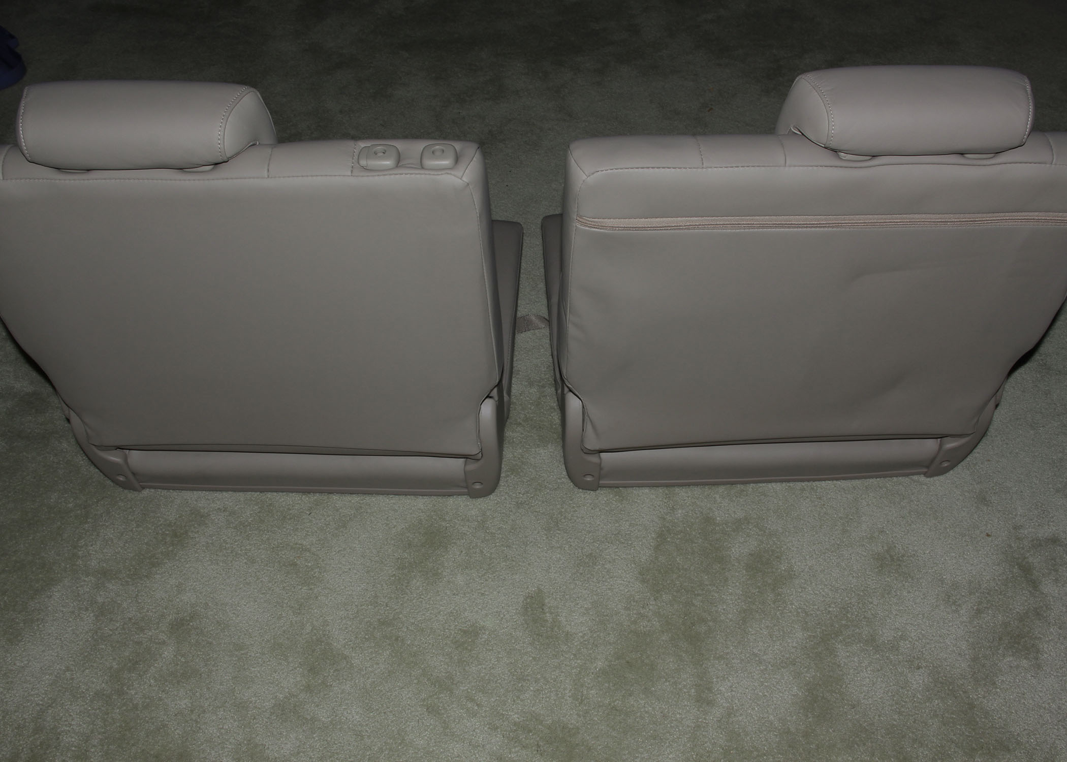 Pair of Seats for a 2004 Lexus GX470