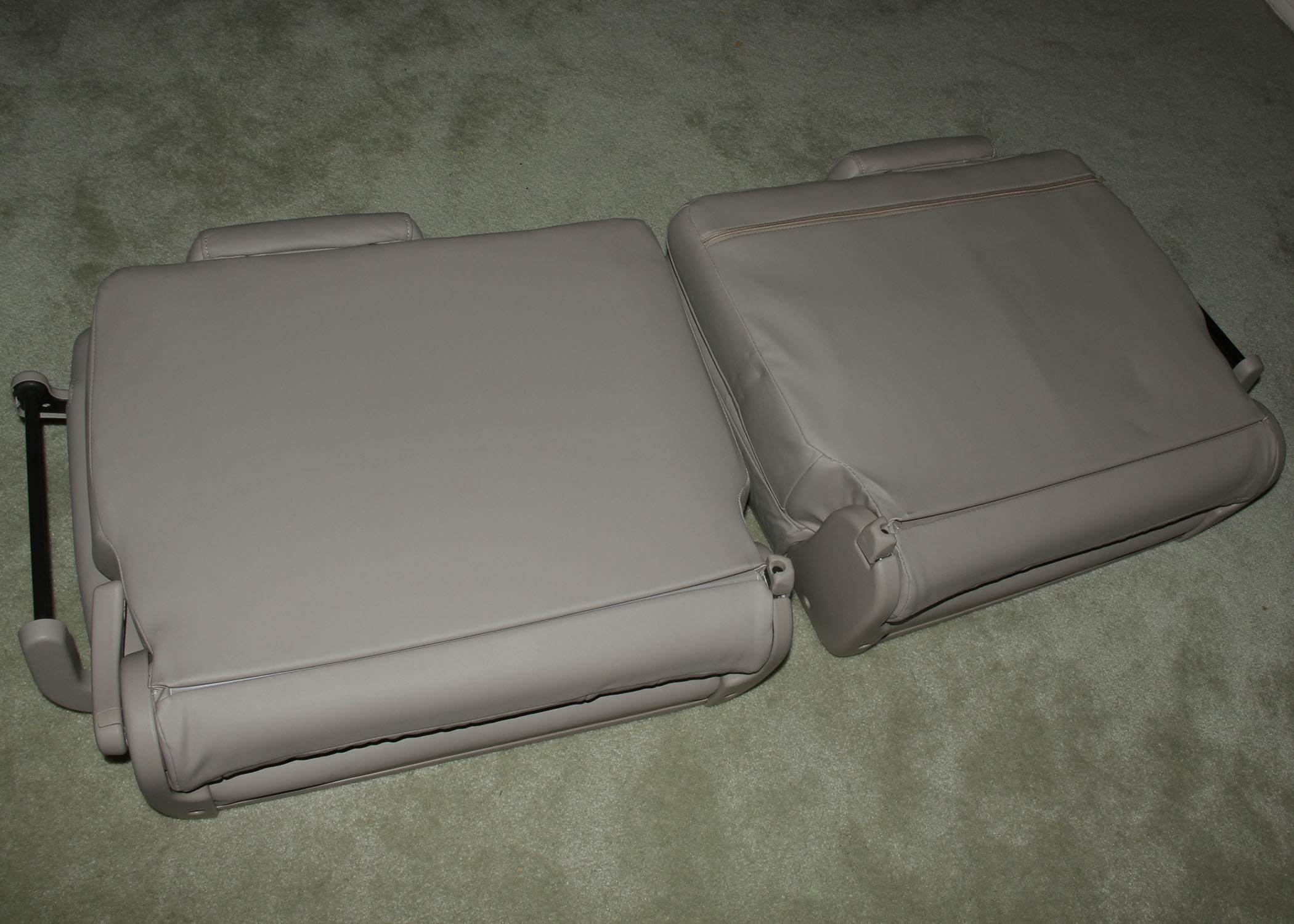 Pair of Seats for a 2004 Lexus GX470