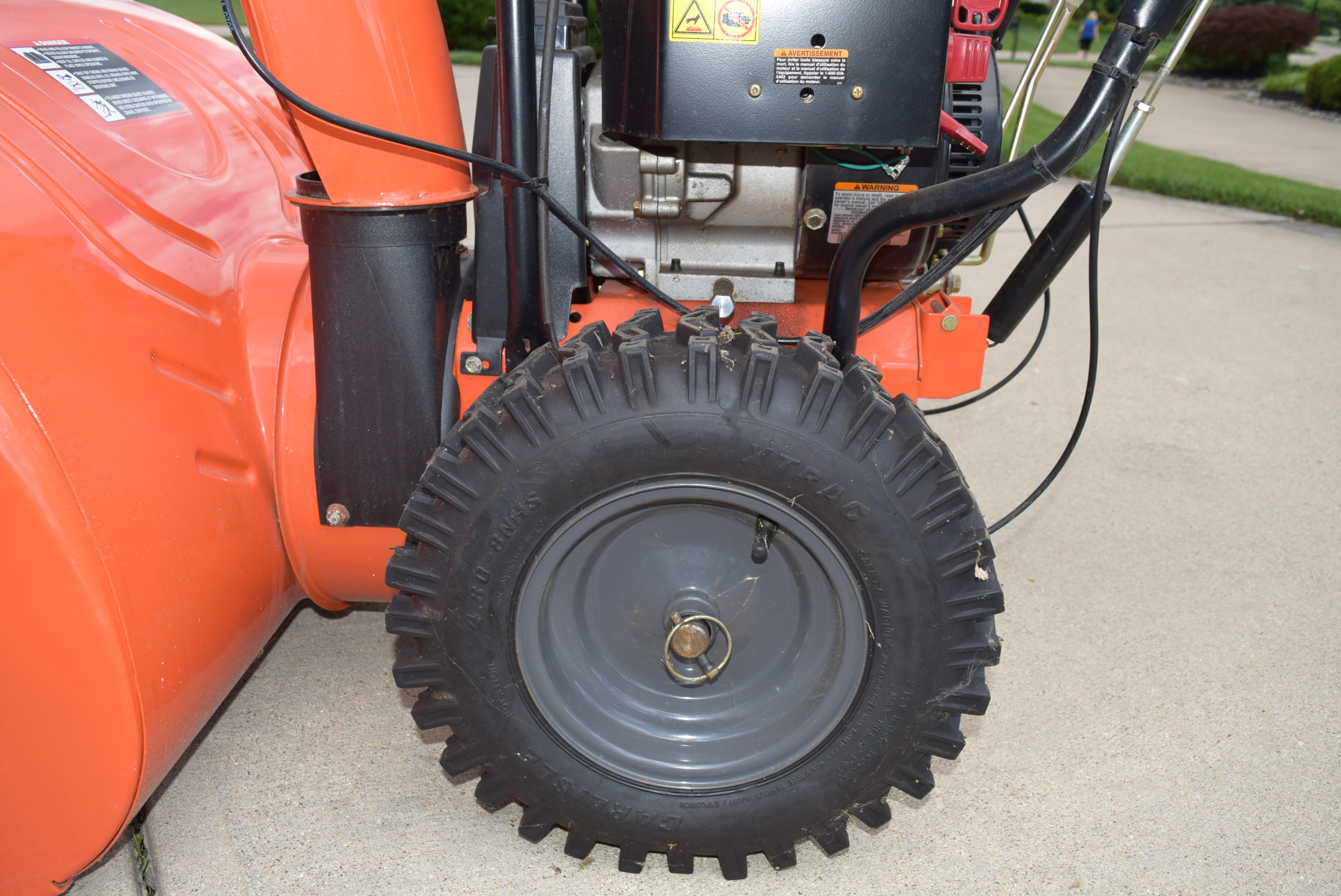 Husqvarna 10530SBE Walk-Behind Snow Thrower