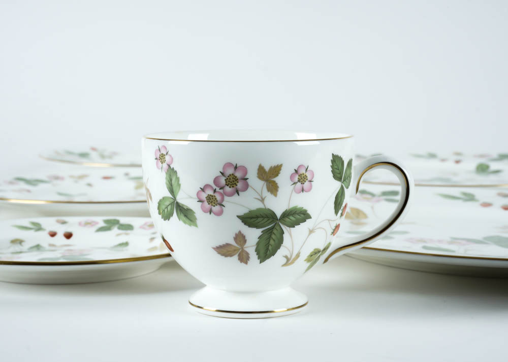 Wedgwood "Wild Strawberry" Fine China Set