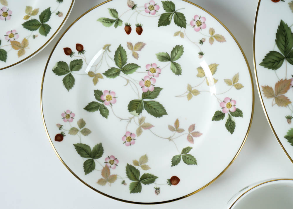 Wedgwood "Wild Strawberry" Fine China Set